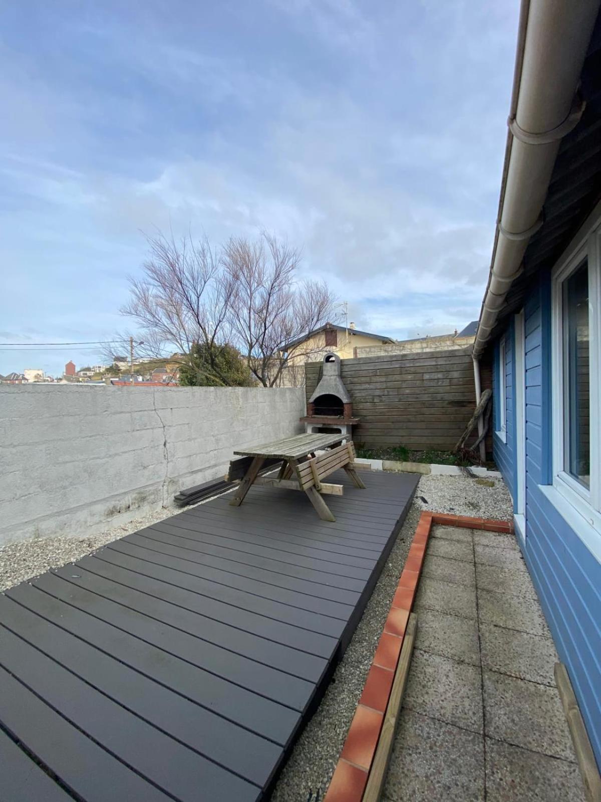 Am 57 - The Blue House Vila Ault Exterior foto