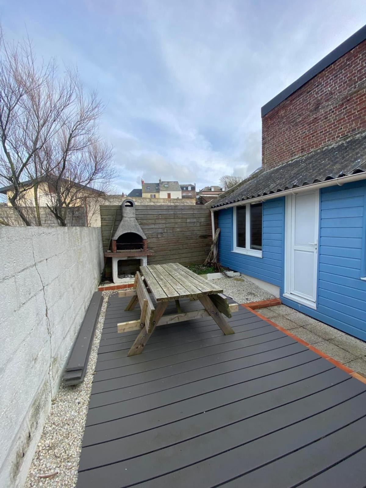 Am 57 - The Blue House Vila Ault Exterior foto